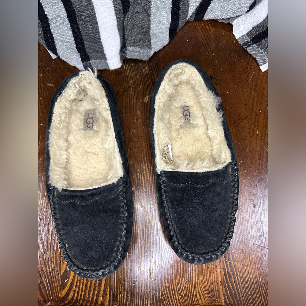 UGG-Black Suede Scalloped Moccasin Slippers-Size 7